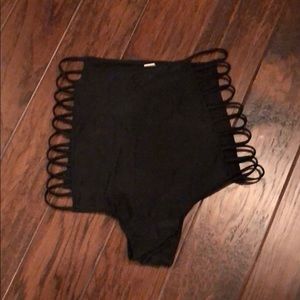 Brand new never worn high waist swim bottom size L